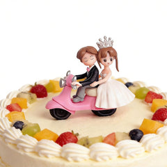 Universal Cute Romantic Couple Sitting On The Scooter Character Decoration Accessories For Car