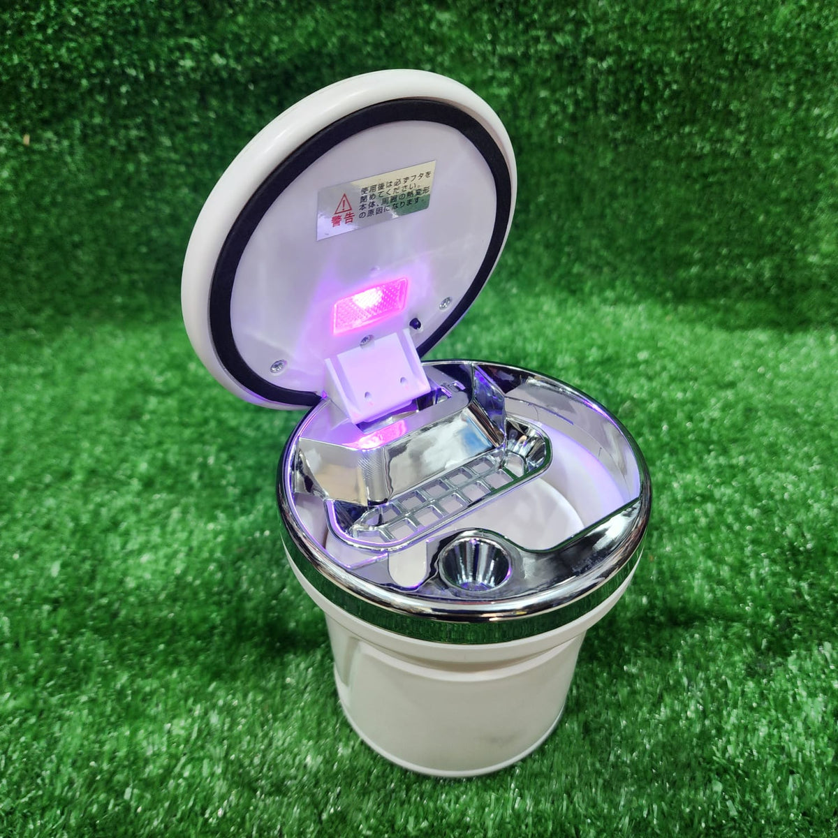 Universal Car Ashtray with Lid and Led Light for Automotive Use Universal Car Ashtray with Lid and Led Light for Automotive Use