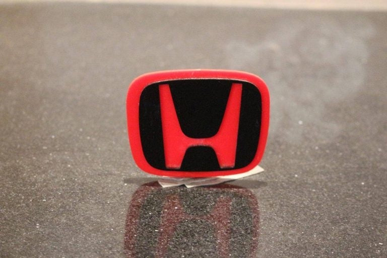 HONDA RED HARD PLASTIC REFLECTOR LOGO BIKE CAR MODIFICATION